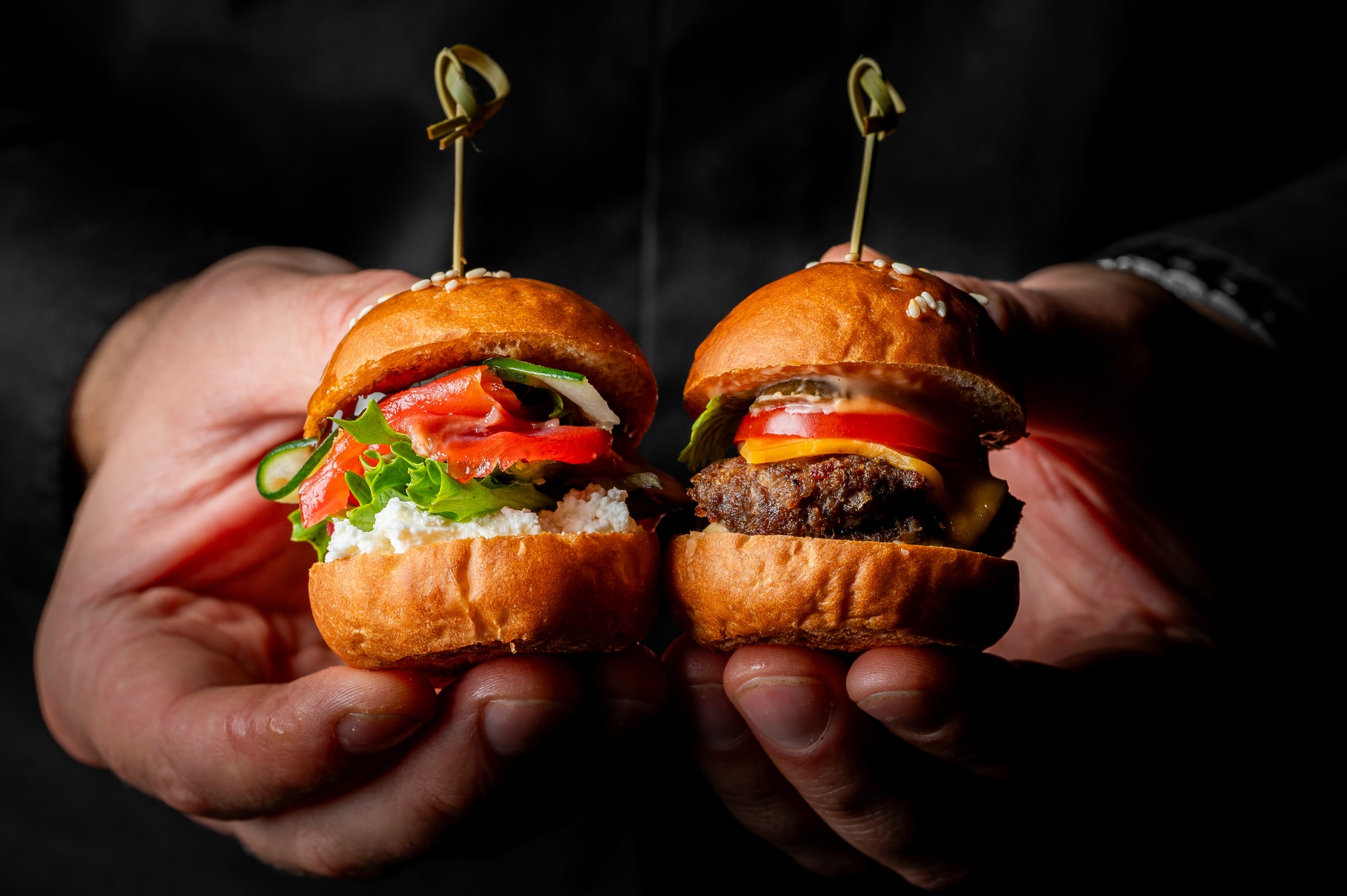 La fraîcheur nordique : burger au saumon gravlax et sa crème d'aneth citronnée